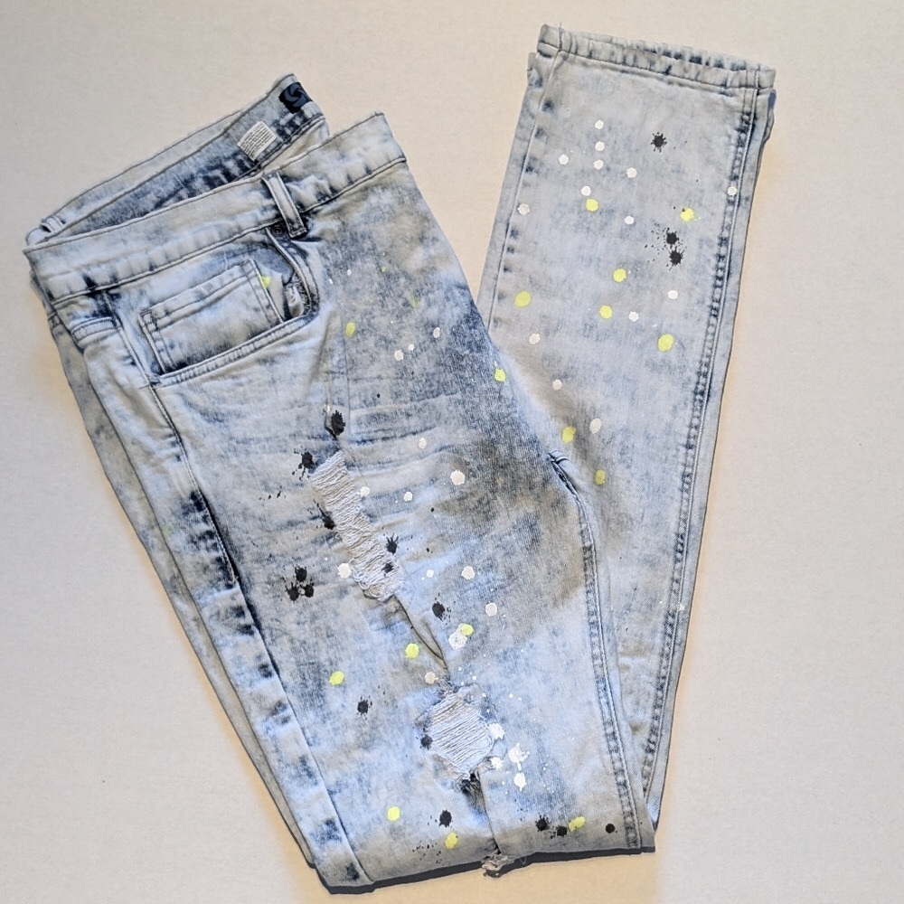 Regal Exchange Paint Splatter Distressed Jeans Size 42 Light Blue Wash